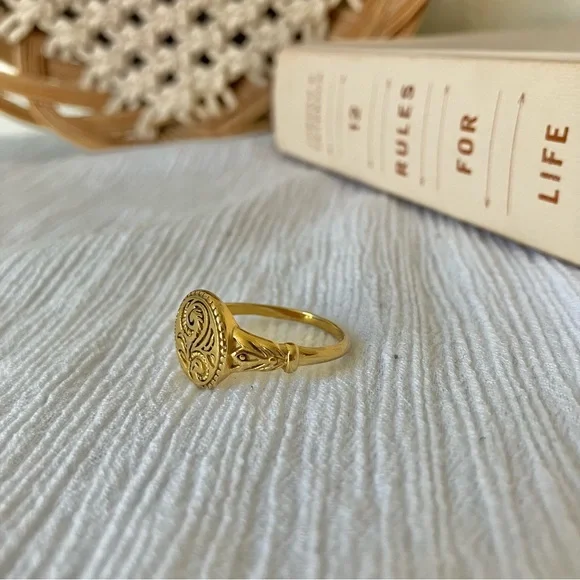 Gold Floral Signet Ring “Benecia” Victorian Oval Flat Bohemian Femme - Picture 6 of 12